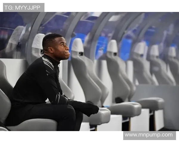 德天空:多特重视昆滕-廷贝尔;布兰特开端学习西班牙语 德天空:多特重视昆滕-廷贝尔;布兰特开端学习西班牙语