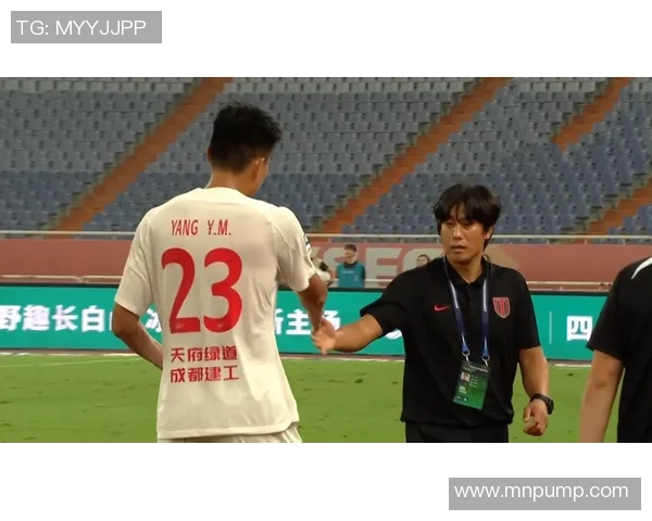 成都蓉城刚官宣徐正源下课,他就决议去法甲执教,一起点名约请韦世豪转会加盟 成都蓉城刚官宣徐正源下课,他就决议去法甲执教,一起点名约请韦世豪转会加盟